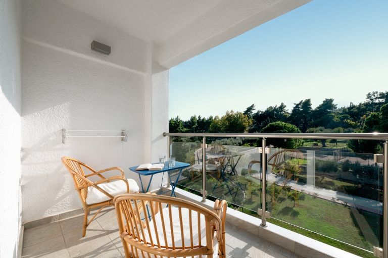  Alexander the Great Beach Hotel , Kassandra