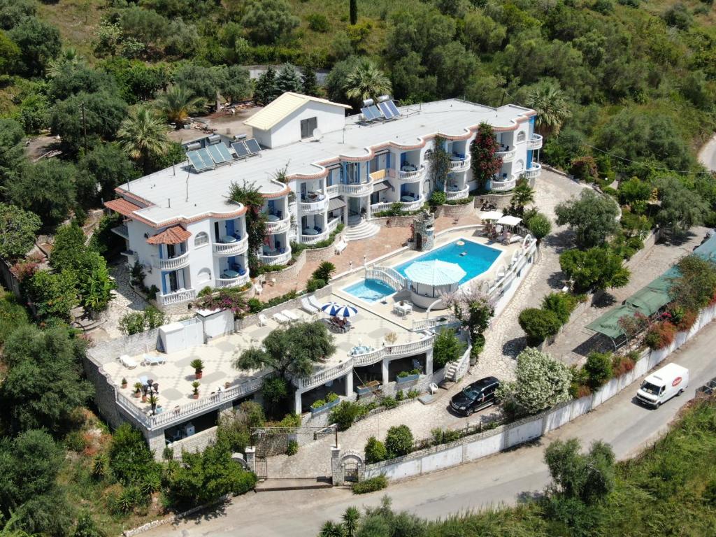  Dolphin Apartments , Parga